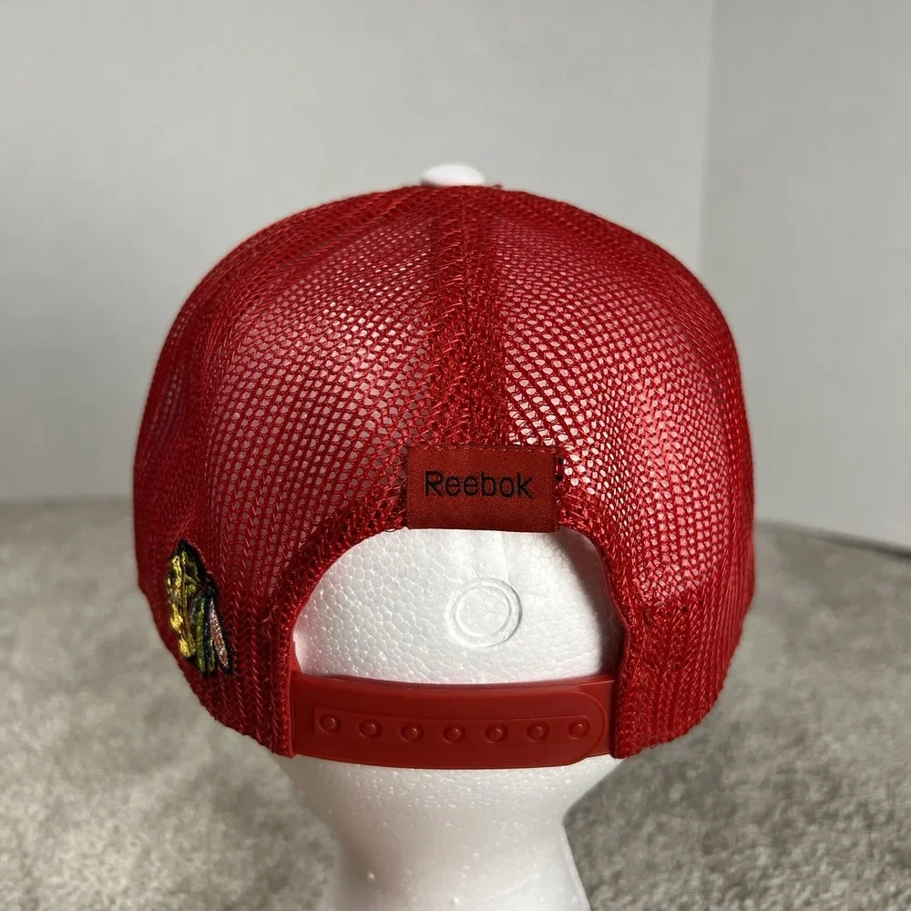 Reebok Chicago Blackhawks Women Trucker Hat White Red‎ Glitter NHL Snapback Cap
